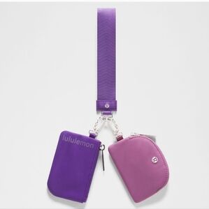 NWT DUAL POUCH WRISTLET College Purple/Mystic CGPU/MYSC Lululemon - keychain